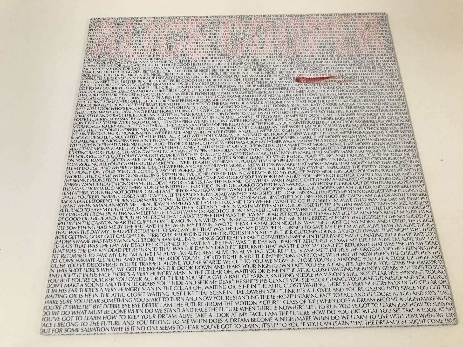 Alice Cooper – Zipper Catches Skin
