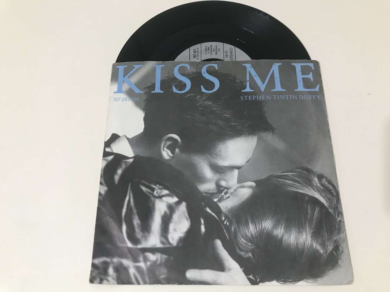 Stephen Tintin Duffy – Kiss Me