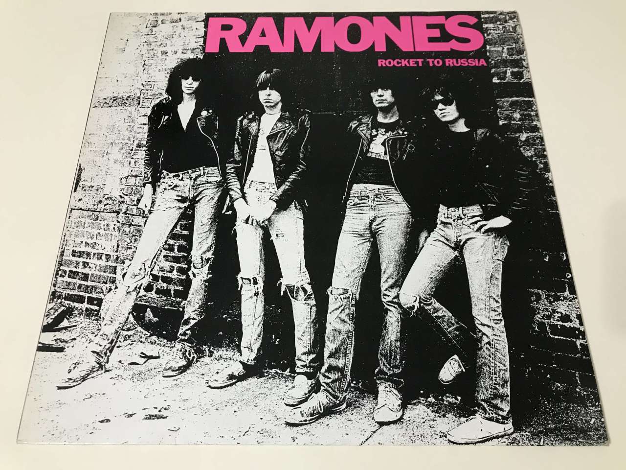Ramones – Rocket To Russia