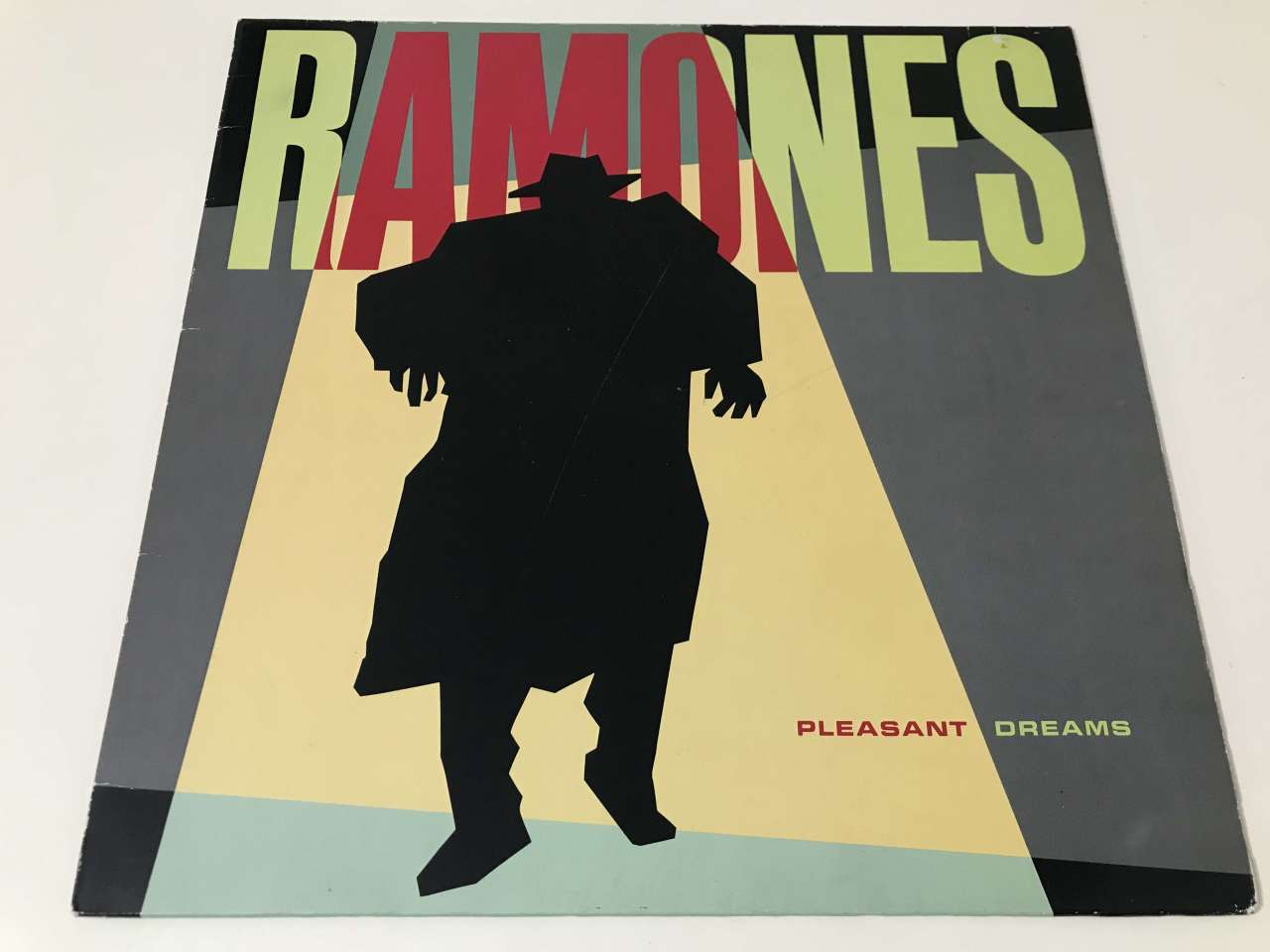 Ramones – Pleasant Dreams