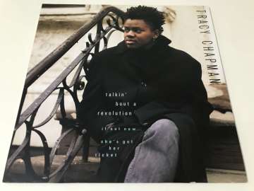 Tracy Chapman – Talkin' Bout A Revolution