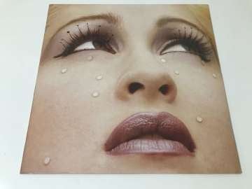 Cyndi Lauper – What's Going On