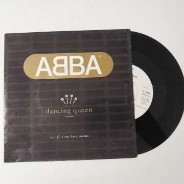 ABBA – Dancing Queen