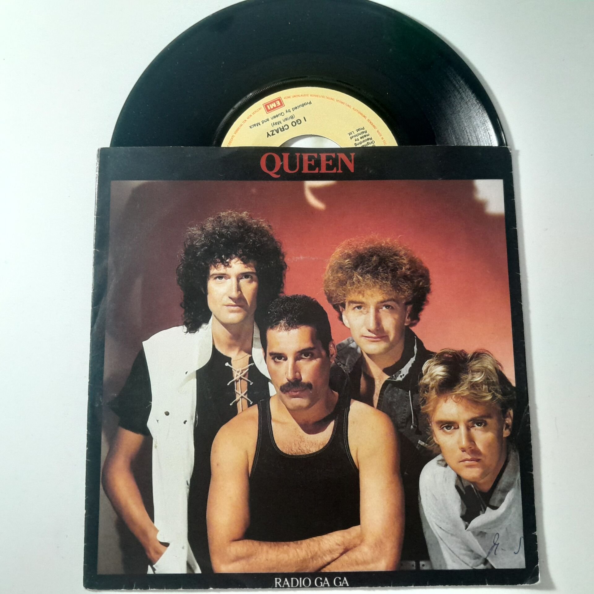 Queen – Radio Ga Ga