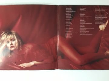 Olivia Newton-John – Soul Kiss