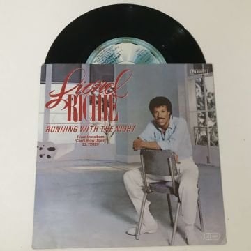 Lionel Richie – Running With The Night