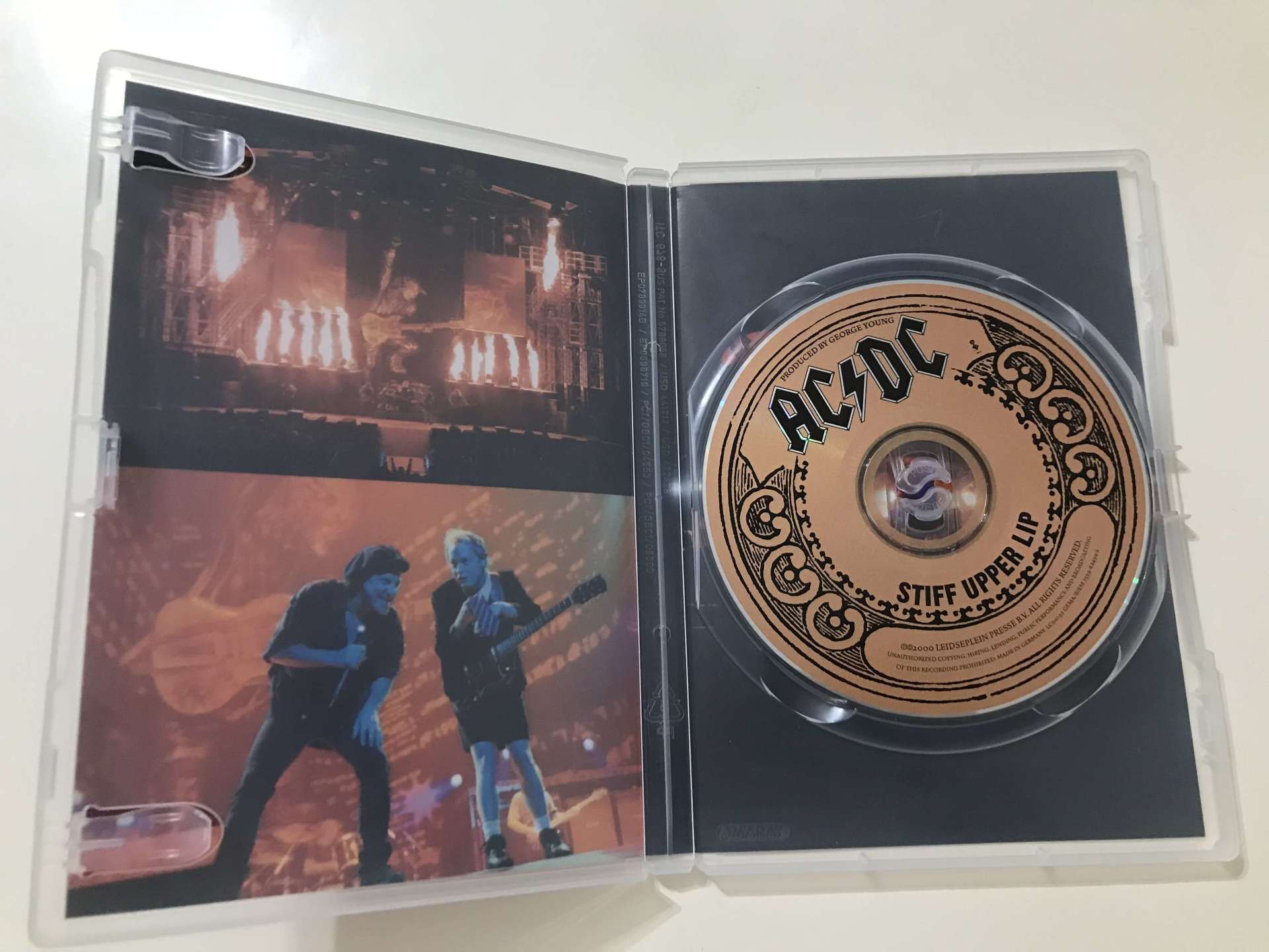 AC/DC – Stiff Upper Lip Live Plak, CD, DVD Satın Al