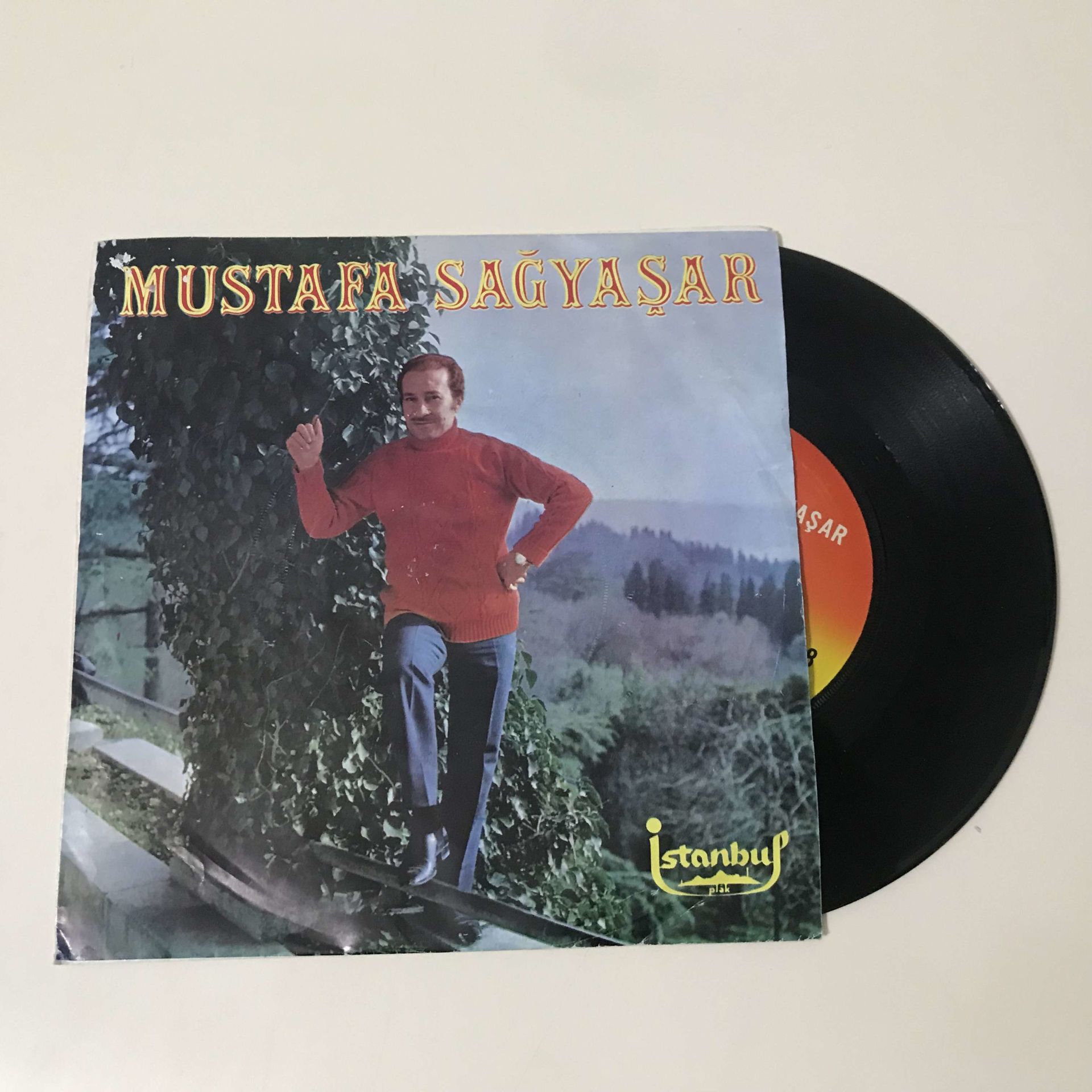 Mustafa Sağyaşar – Pişman Olur Da Bir Gün Dönersen Bana Geri / Gözlerin Neden Çok Güzel Bugün