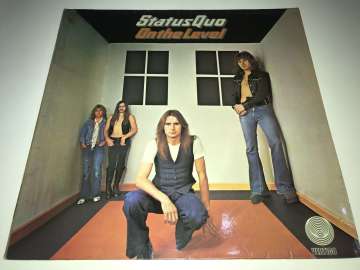 Status Quo ‎– On The Level
