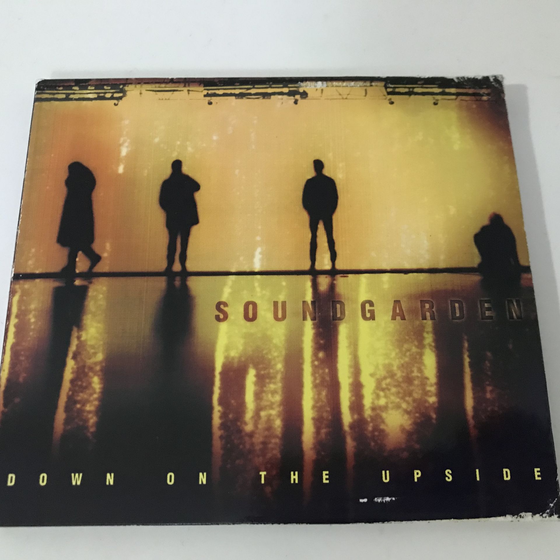 Soundgarden – Down On The Upside