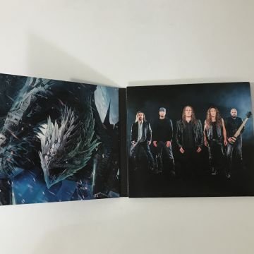 Rhapsody Of Fire – Into The Legend