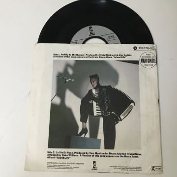 Grace Jones – Pull Up To The Bumper