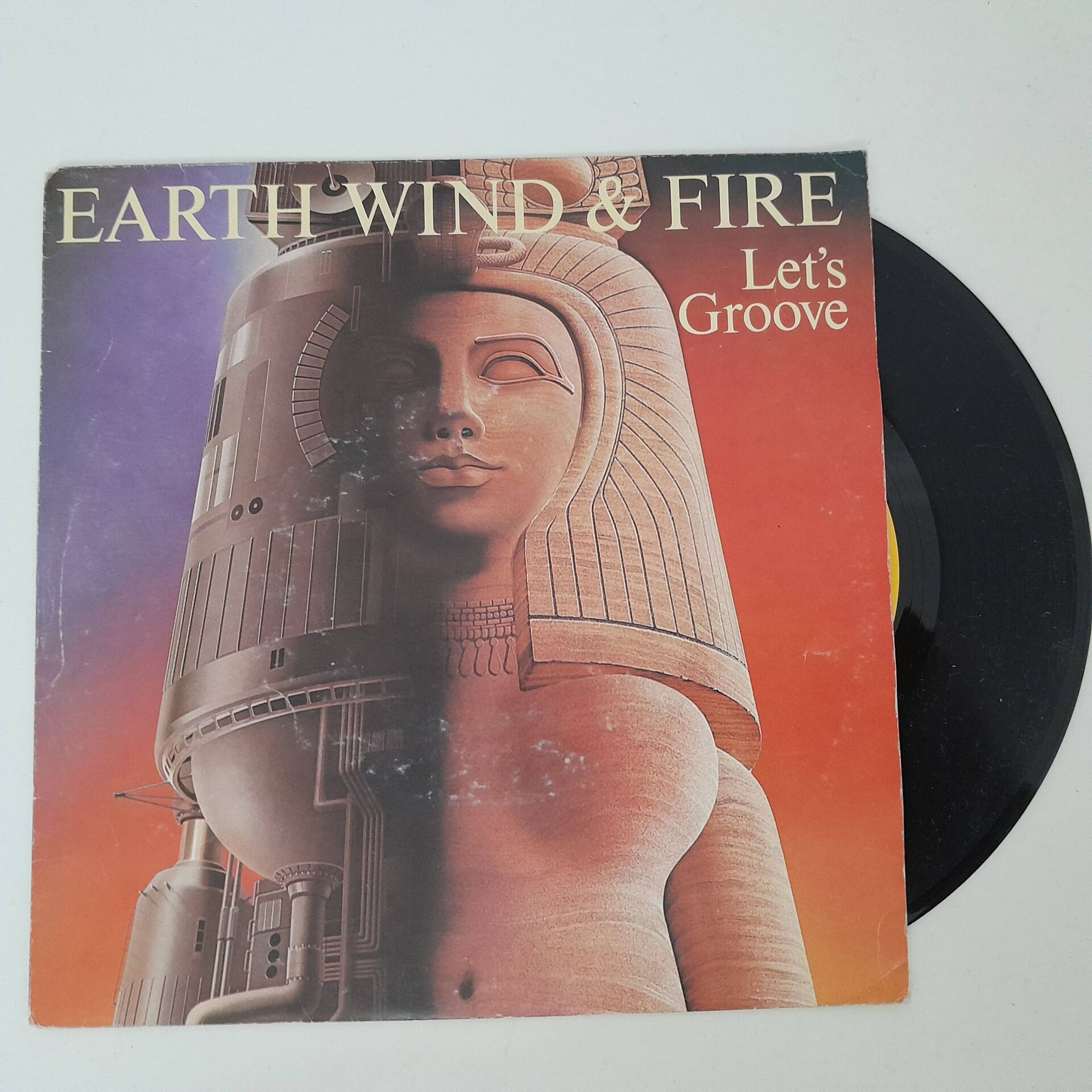 Earth Wind & Fire – Let's Groove