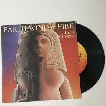 Earth Wind & Fire – Let's Groove