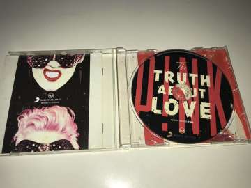 PiNK – The Truth About Love