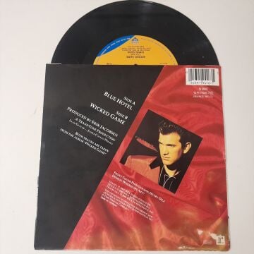 Chris Isaak – Blue Hotel