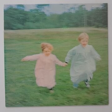 Rod Stewart – An Old Raincoat Won't Ever Let You Down