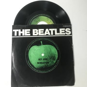 The Beatles – Hey Jude / Revolution