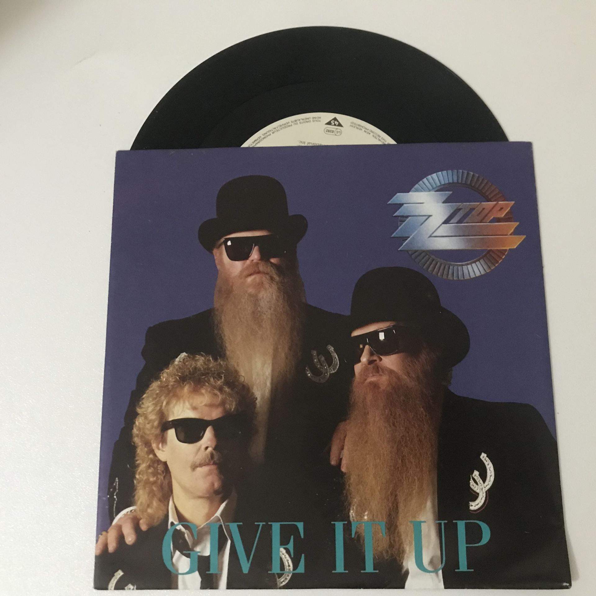 ZZ Top – Give It Up