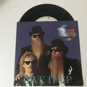 ZZ Top – Give It Up