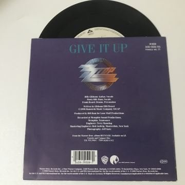 ZZ Top – Give It Up