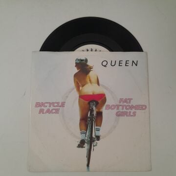 Queen – Bicycle Race / Fat Bottomed Girls