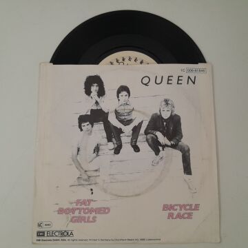 Queen – Bicycle Race / Fat Bottomed Girls
