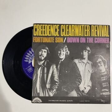 Creedence Clearwater Revival – Fortunate Son / Down On The Corner