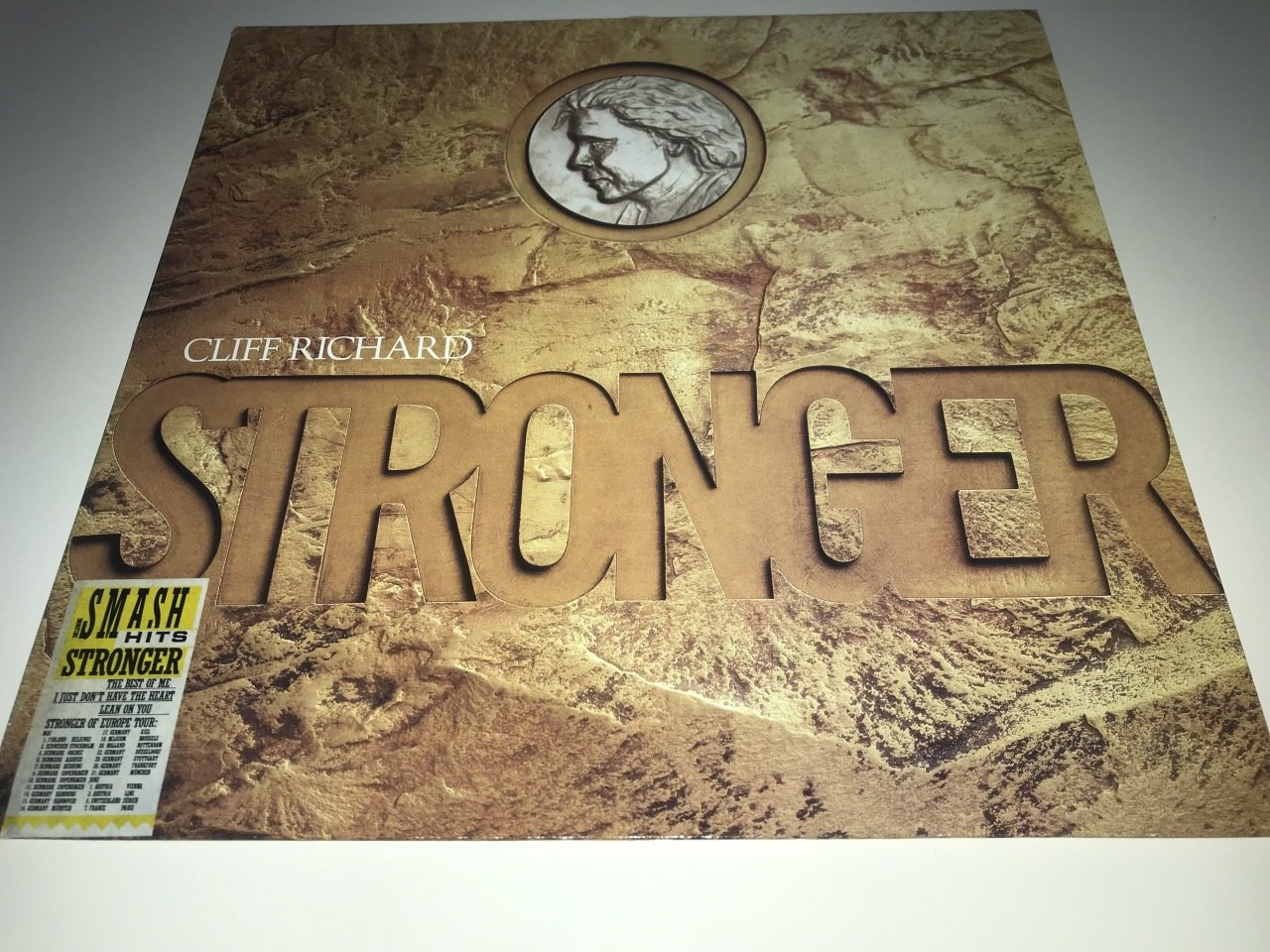 Cliff Richard ‎– Stronger