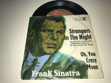 Frank Sinatra ‎– Strangers In The Night