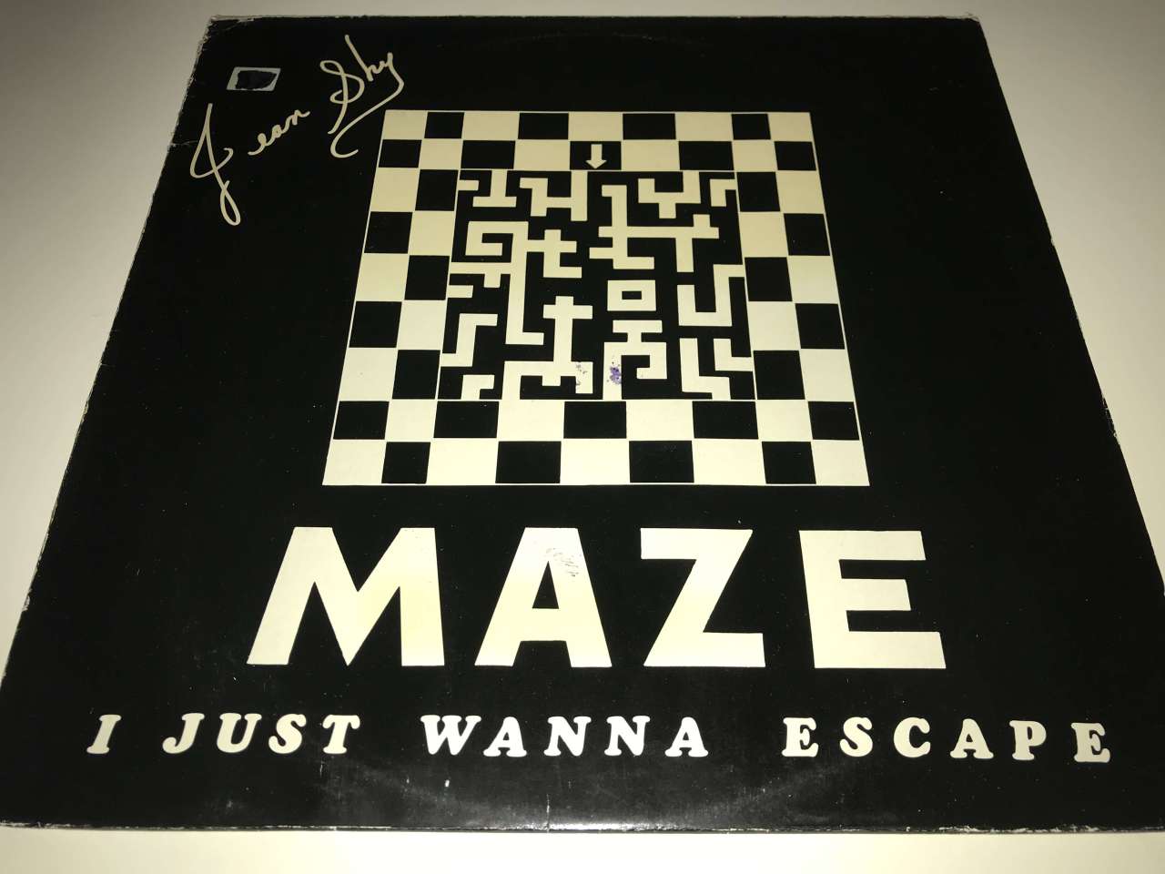 Jean Shy ‎– Maze (I Just Wanna Escape)