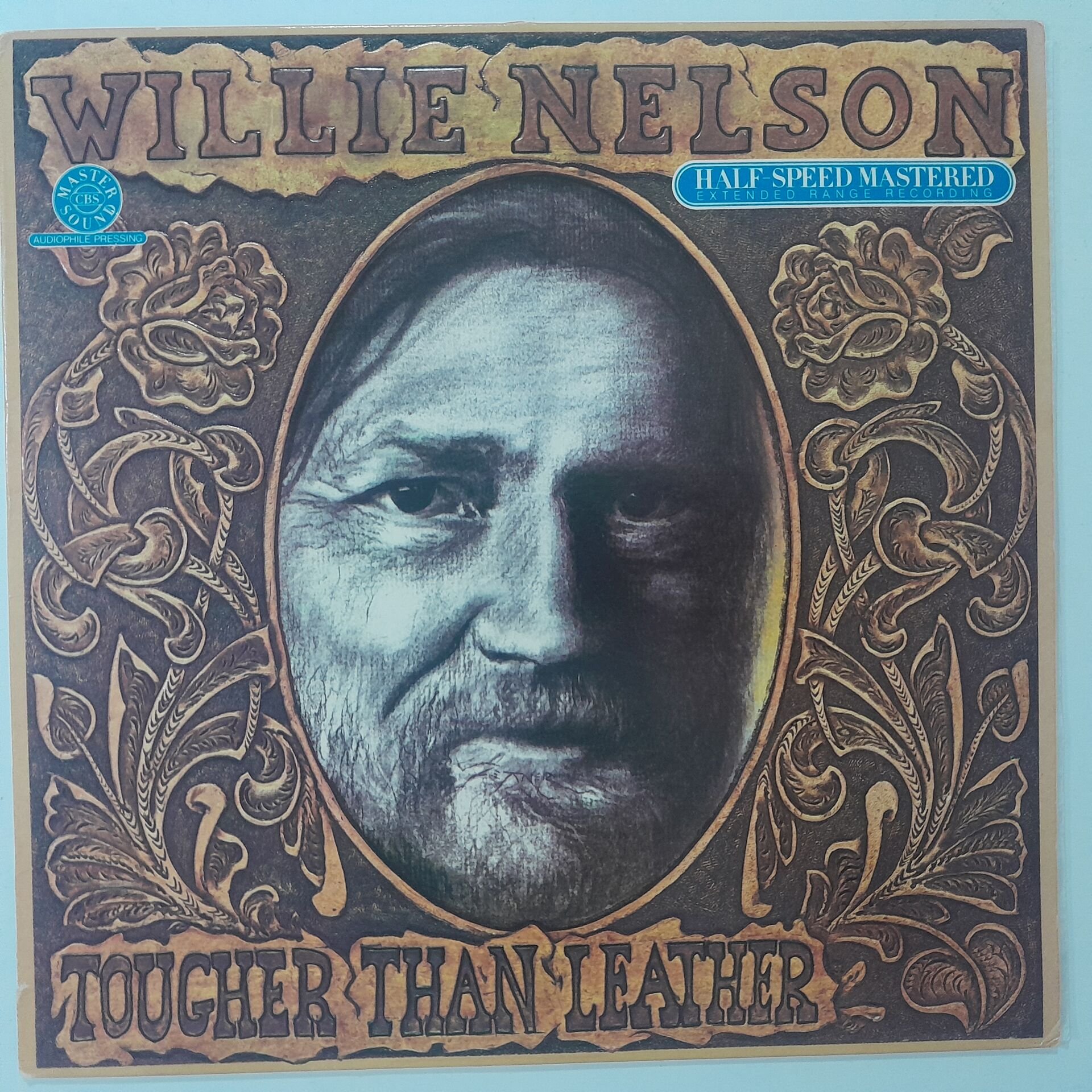 Willie Nelson – Tougher Than Leather (Half-Speed Mastered)