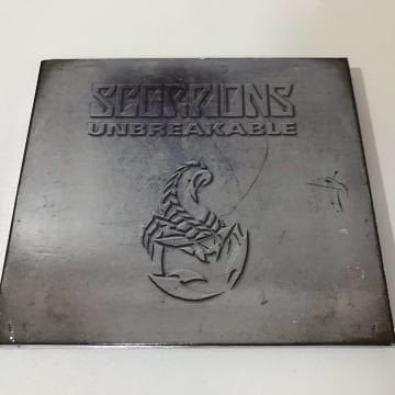 Scorpions – Unbreakable