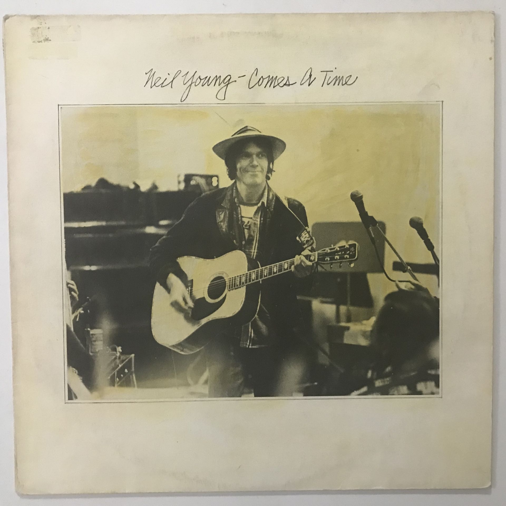 Neil Young – Comes A Time