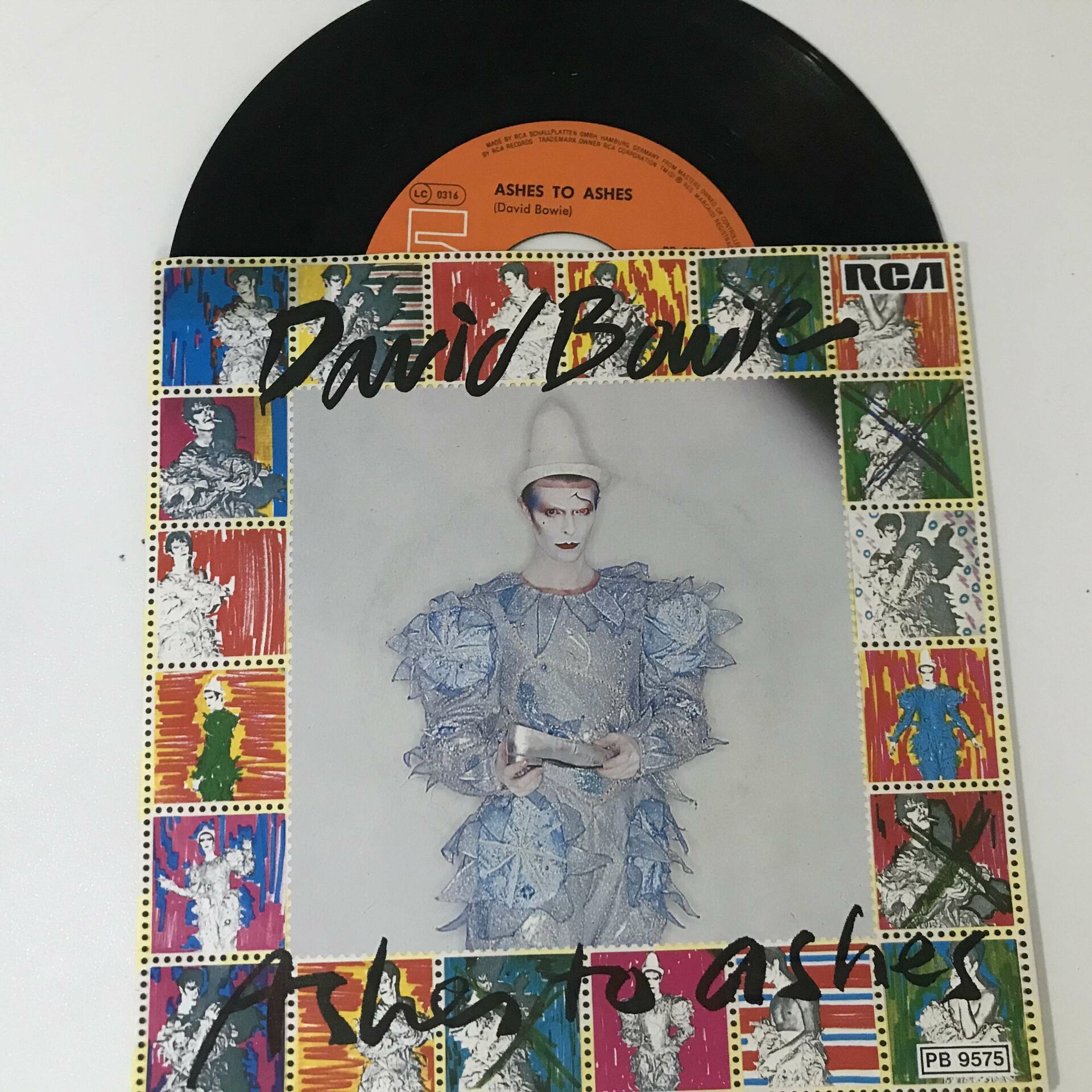David Bowie – Ashes To Ashes