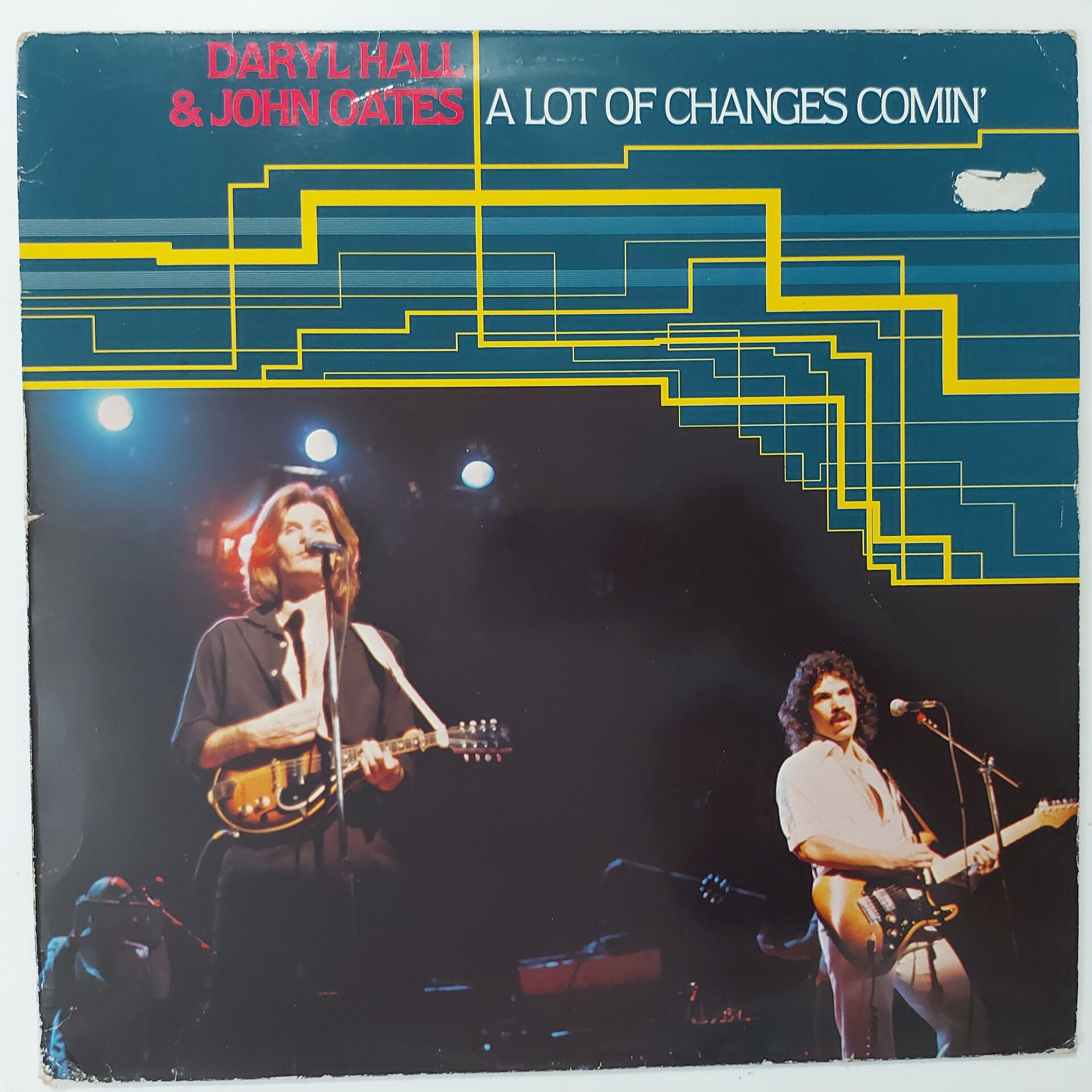 Daryl Hall & John Oates – A Lot Of Changes Comin'