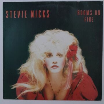 Stevie Nicks – Rooms On Fire