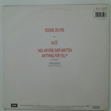 Stevie Nicks – Rooms On Fire