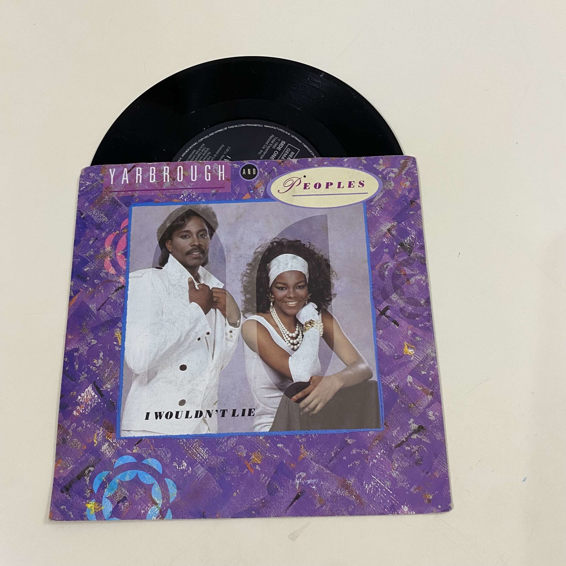 Yarbrough & Peoples – I Wouldn't Lie