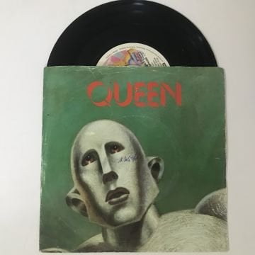 Queen ‎– We Will Rock You