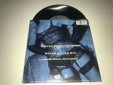 Scorpions ‎– Tease Me Please Me