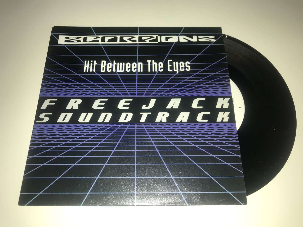 Scorpions ‎– Hit Between The Eyes