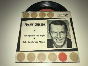 Frank Sinatra – Strangers In The Night