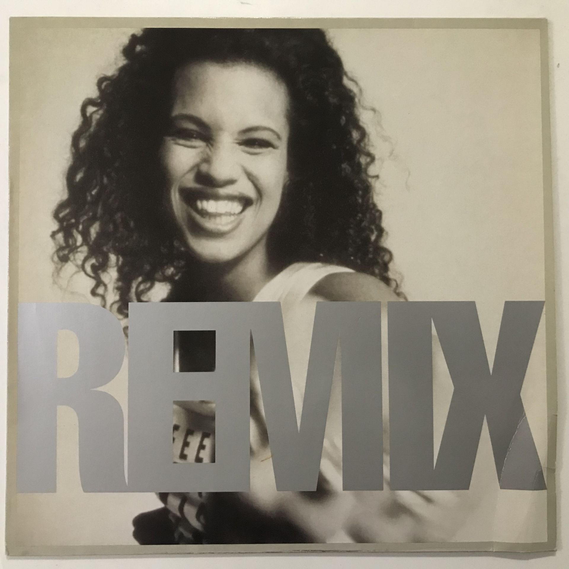 Neneh Cherry – Kisses On The Wind (Remix)