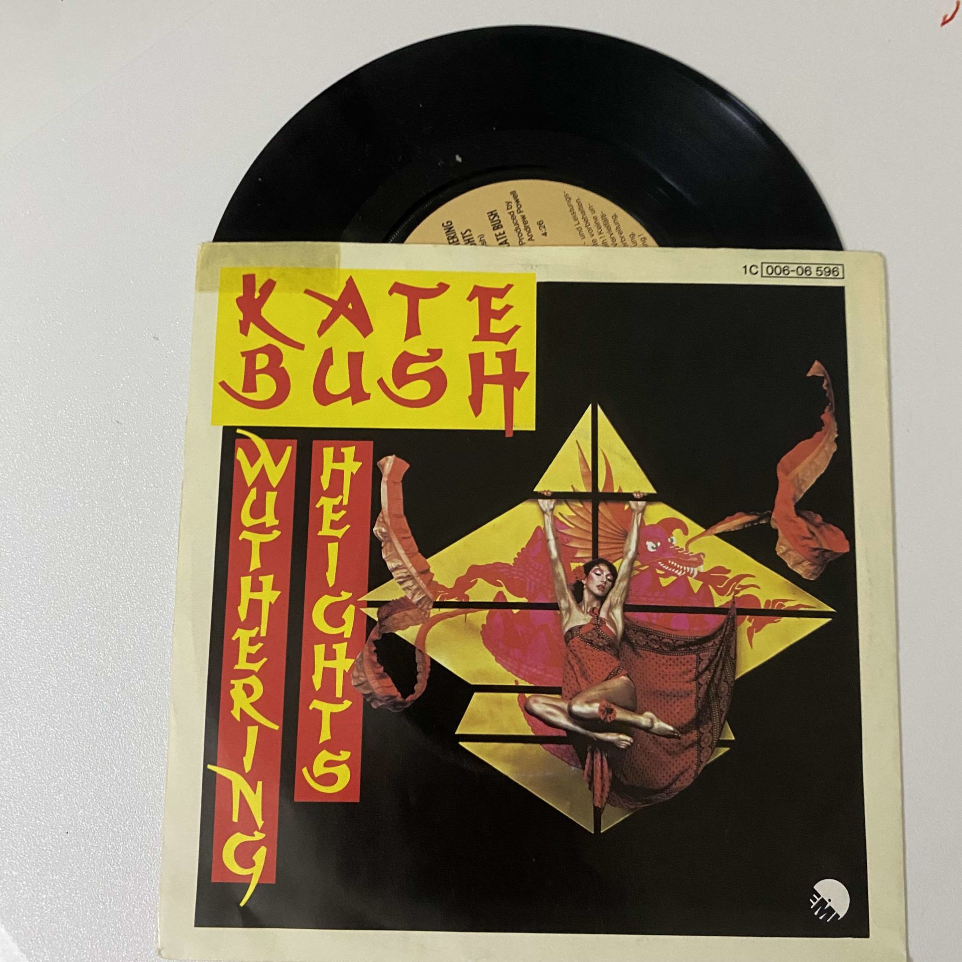 Kate Bush – Wuthering Heights