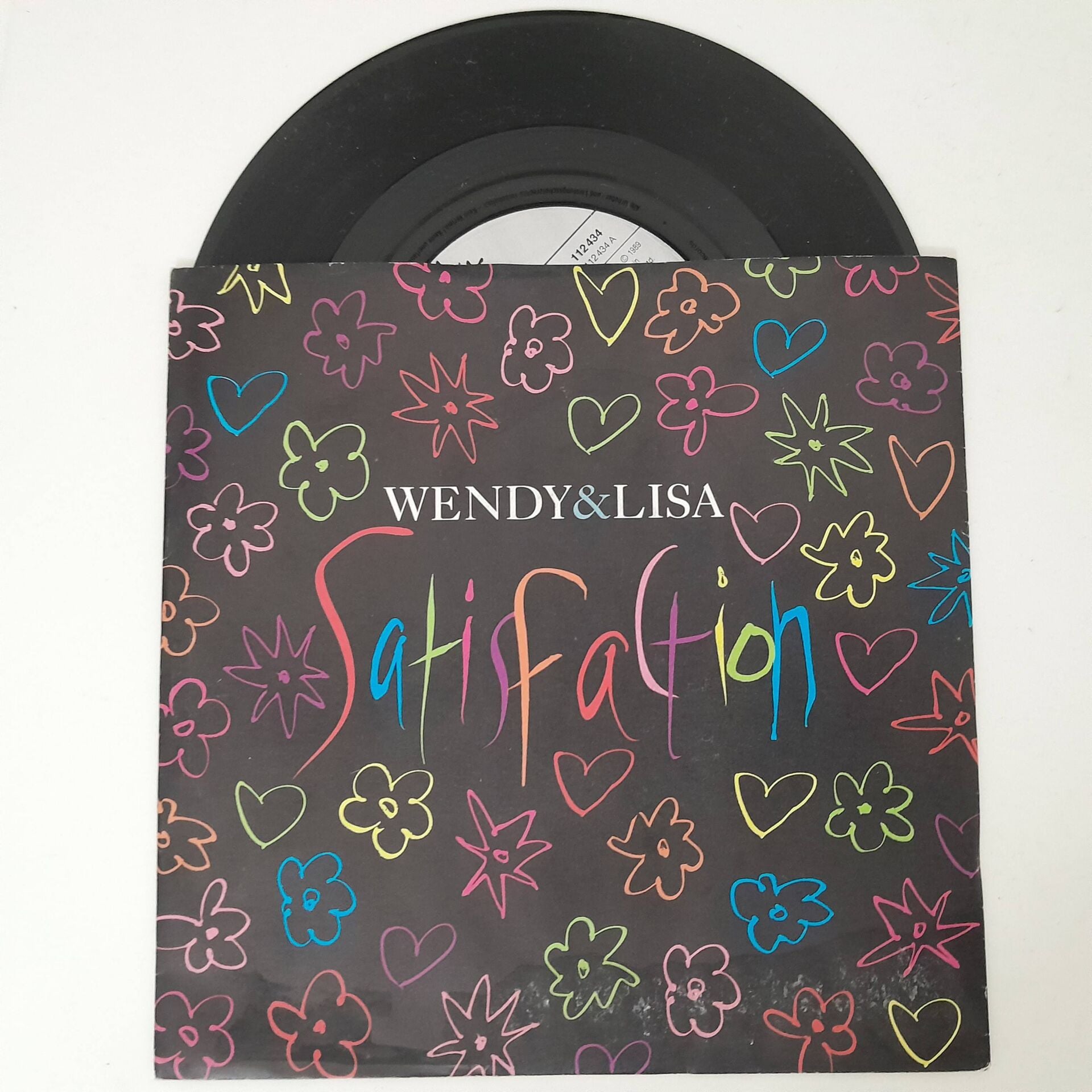 Wendy & Lisa – Satisfaction