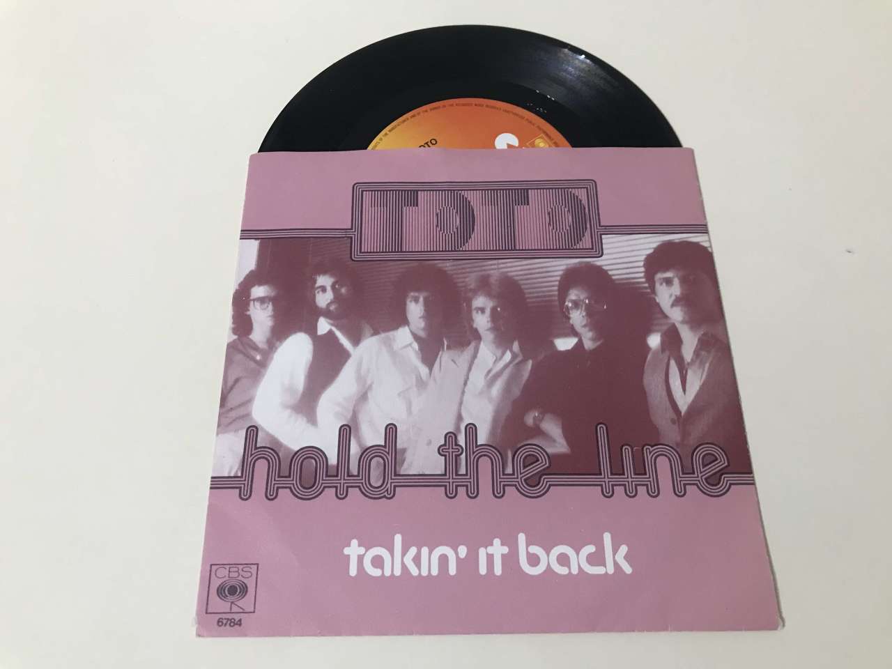 Toto – Hold The Line