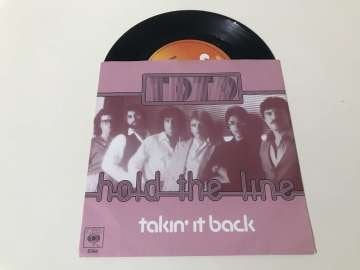 Toto – Hold The Line