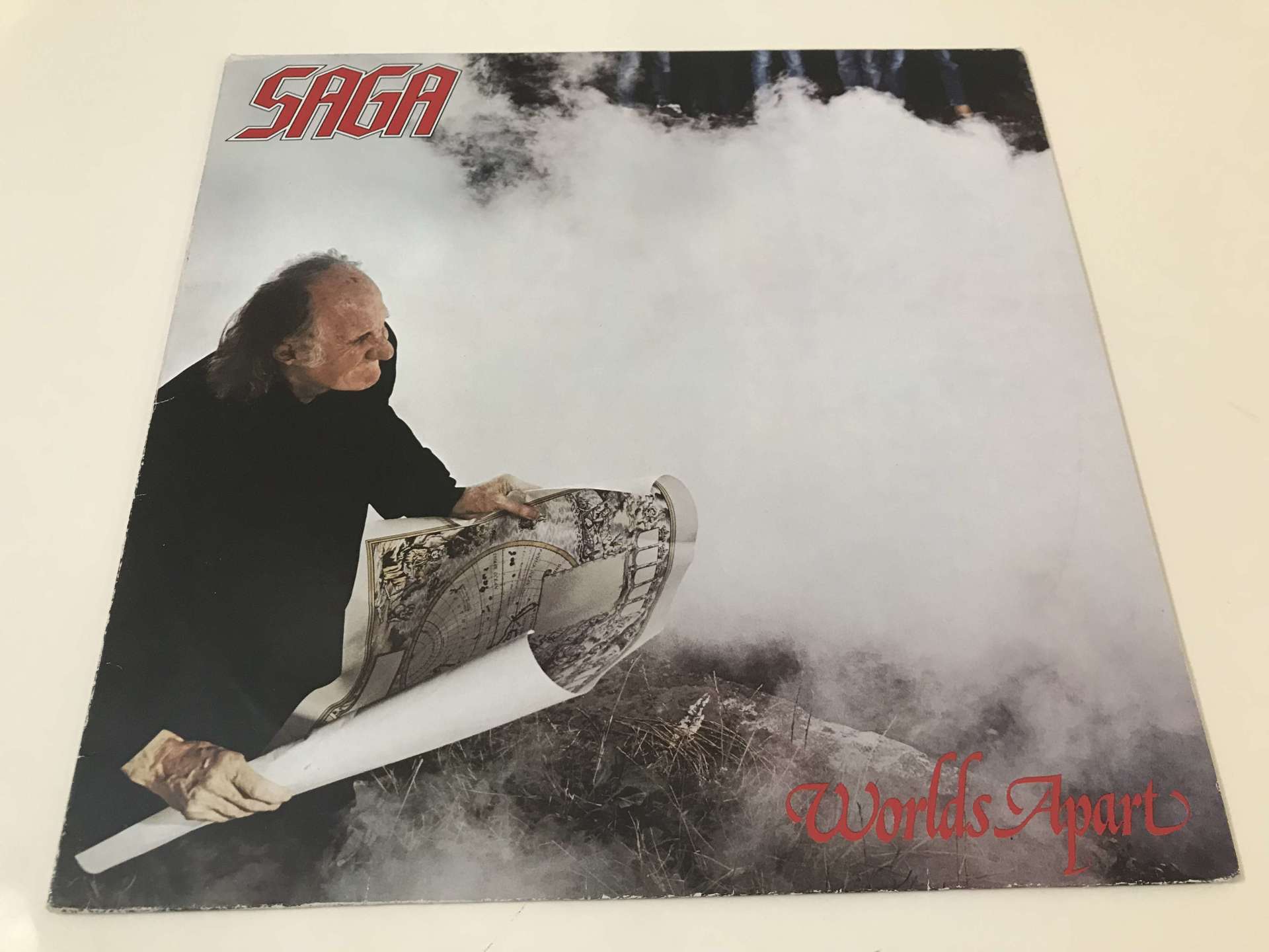 Saga – Worlds Apart
