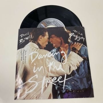 David Bowie And Mick Jagger – Dancing In The Street